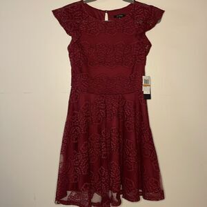 City Studio- NWT Maroon Lace Rose Detail Cap Sleeve Fit & Flare Dress Size Small